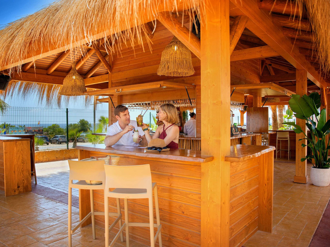 瑟维集团滨海普拉亚酒店主图