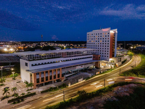 温德姆华美达马瑙斯托雷斯中心酒店