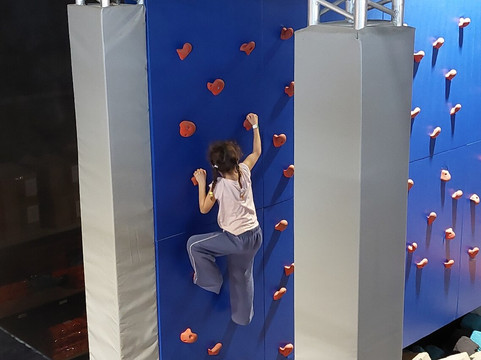 Trampoline Park Gravity Space La Garde-La Garde必去景点