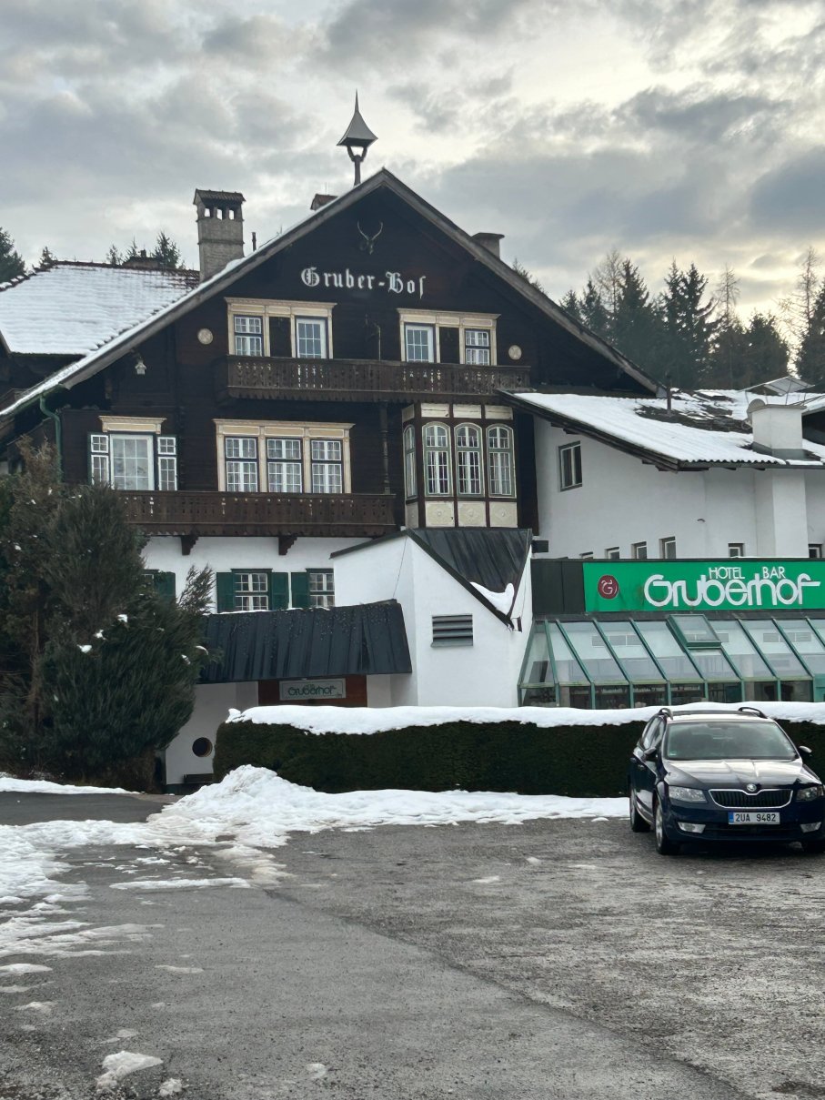 格鲁伯贺夫酒店-官方