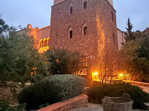 艾尔玛拉拉旅馆主图