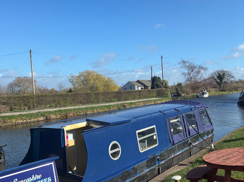 Lancashire Canal Cruises-Burscough必去景点