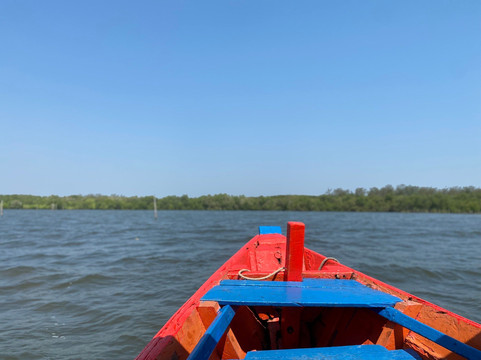 Tung Prong Thong-Ban Pak Nam Krasae必去景点