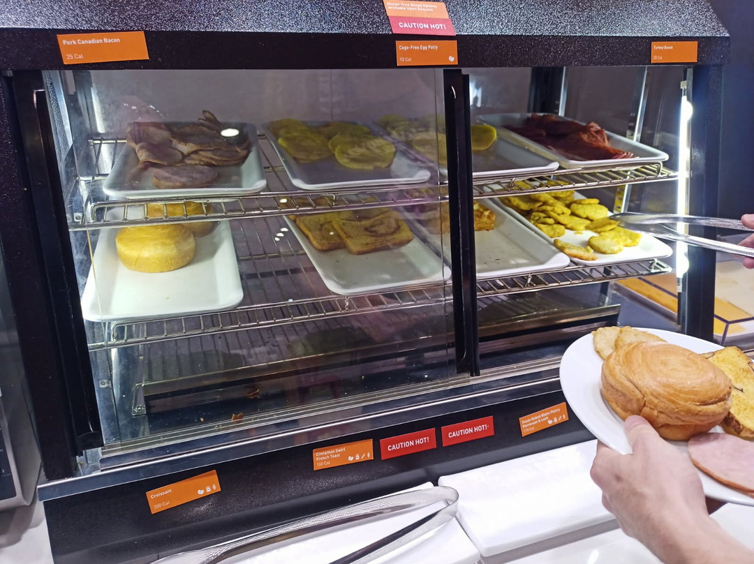 雅基马机场希尔顿惠庭酒店主图