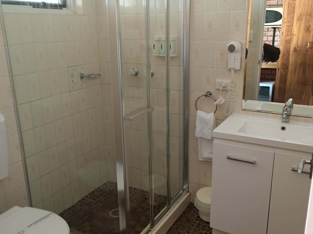 十美元镇酒店主图