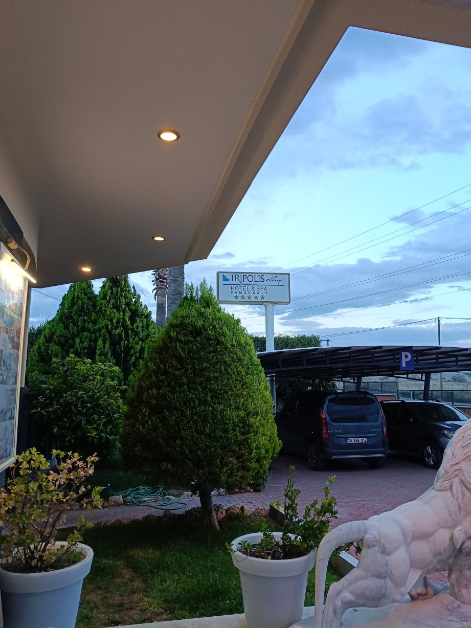 特里波利斯酒店-官方