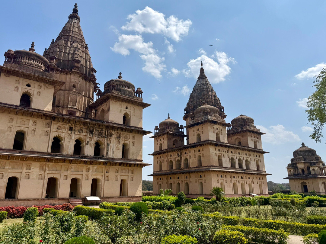 Chhatris Cenotaphs-欧恰必去景点