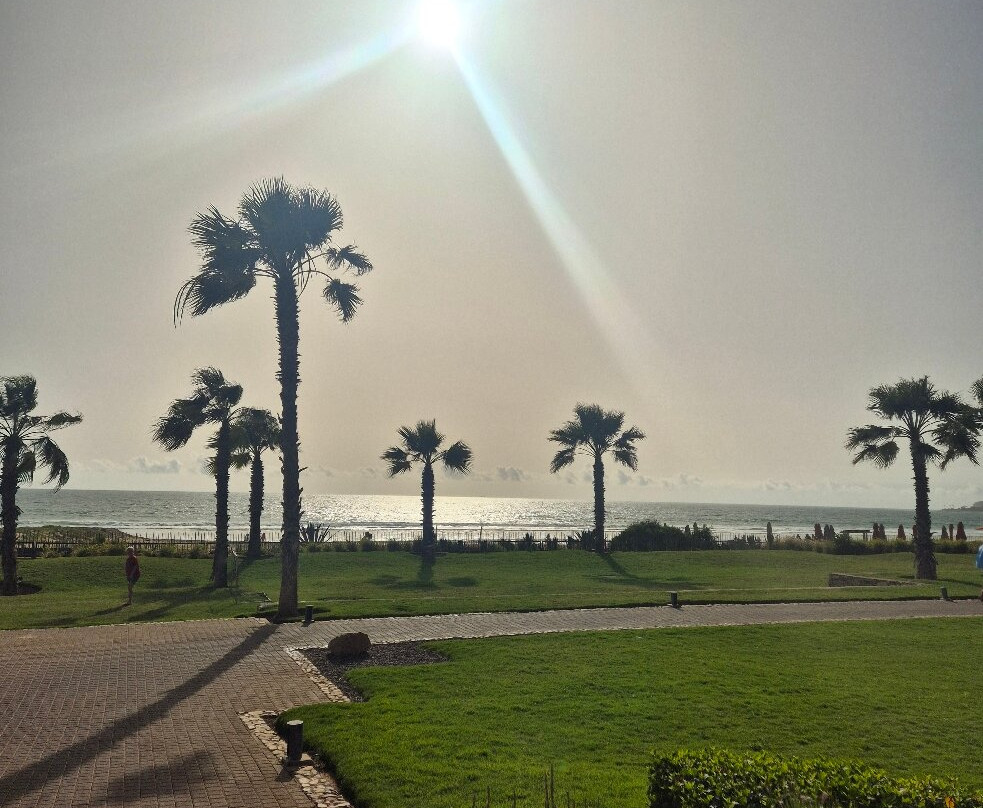 堤基达塔哈佐特悦宜湾奢享酒店主图