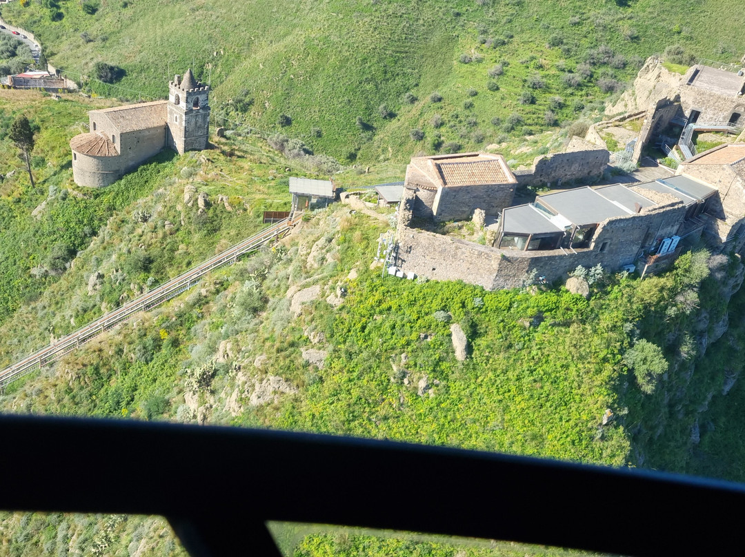 Helijet Tours-陶尔米纳必去景点