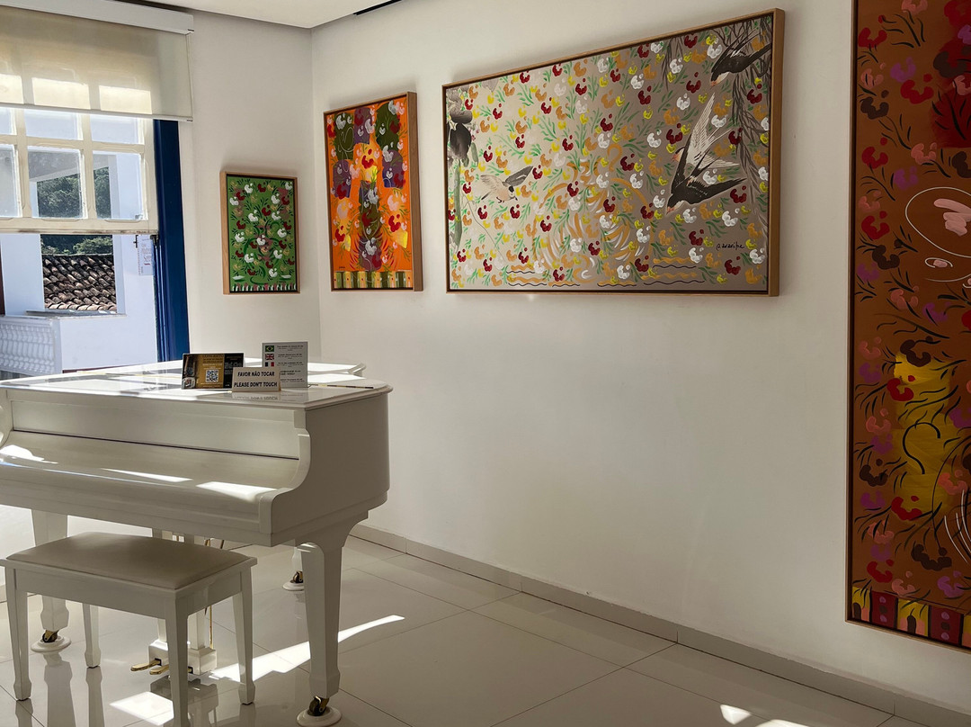 Galeria e Fundação Oscar Araripe-蒂拉登特斯必去景点