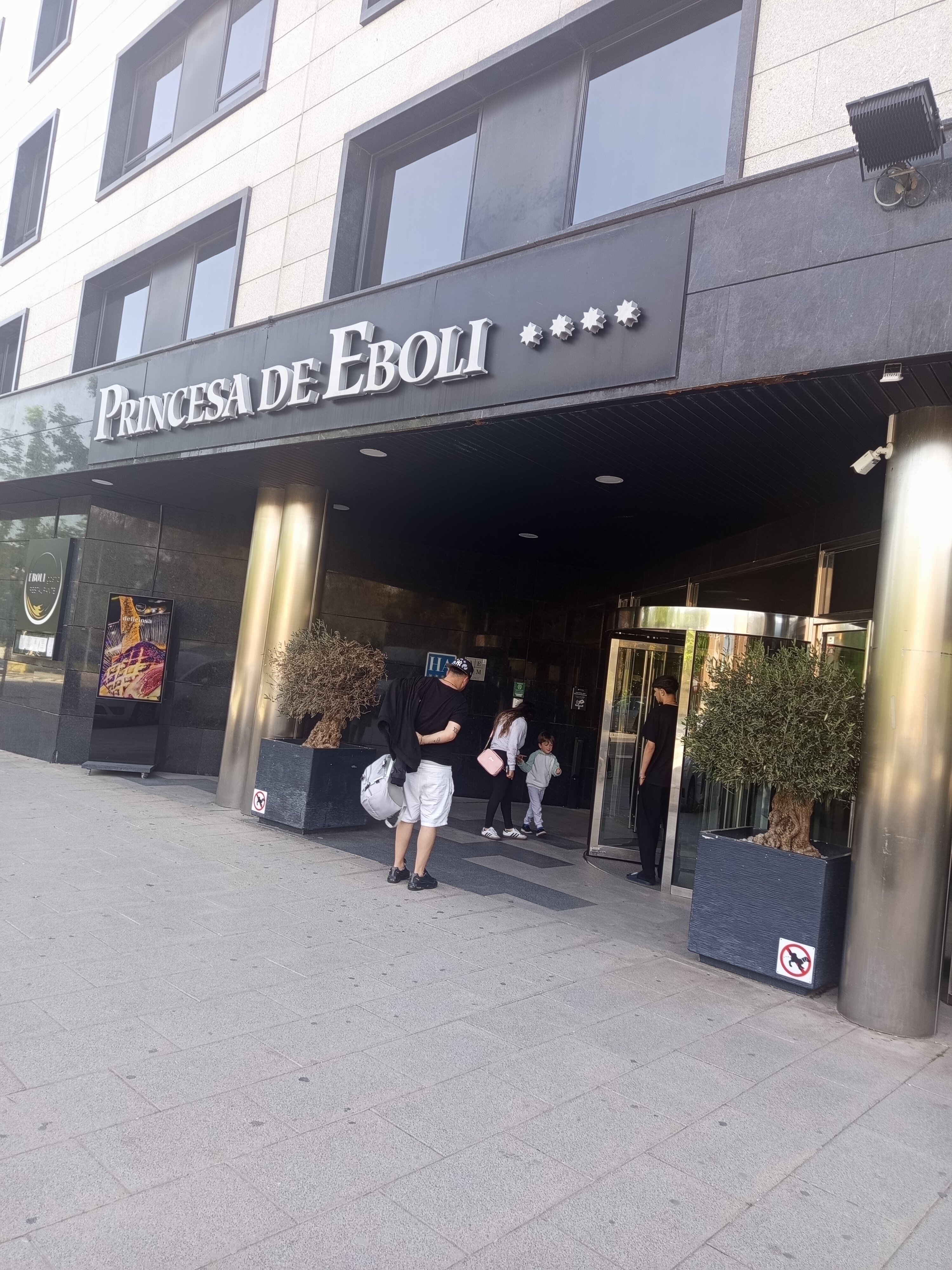 斯考特而恩波利公主酒店-旅行者