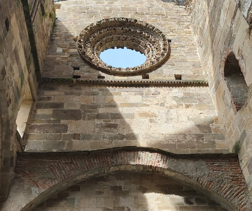 Monasterio de Santa María de Carracedo-Carracedelo必去景点