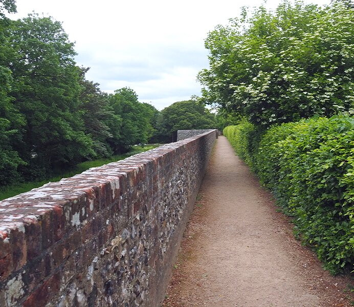 Bishop's Palace Gardens-奇切斯特必去景点