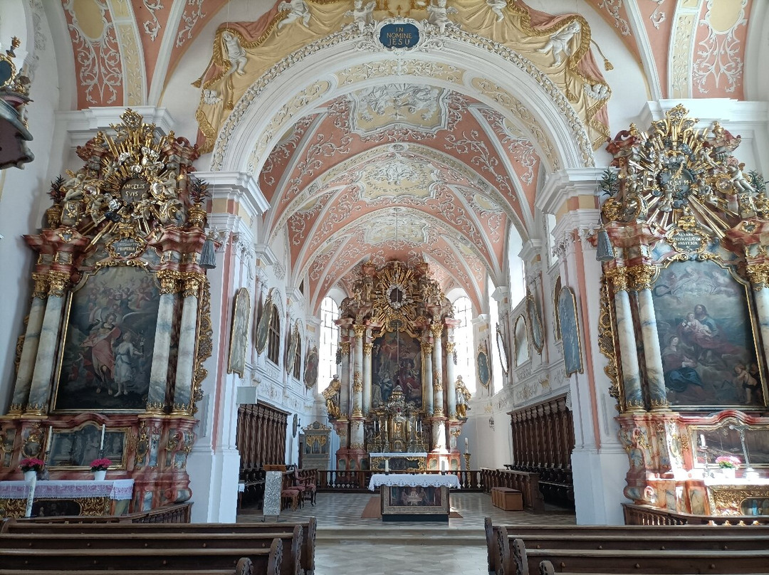Dreifaltigkeitskirche-考夫博伊伦市必去景点