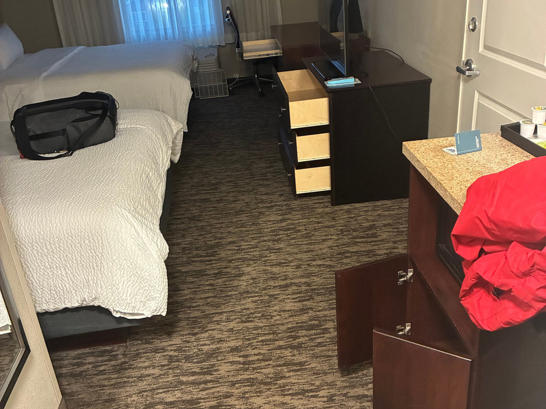 Holiday Inn & Suites 格林贝球场主图