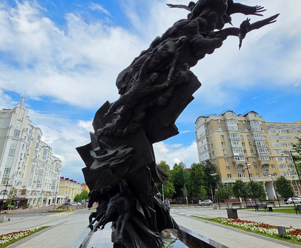 Monument Mustai Karim-乌法必去景点