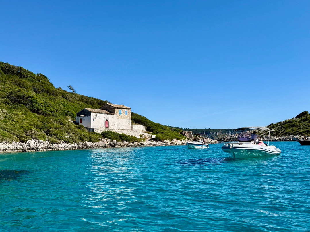 G.k. Boats Paxos-Gaios必去景点