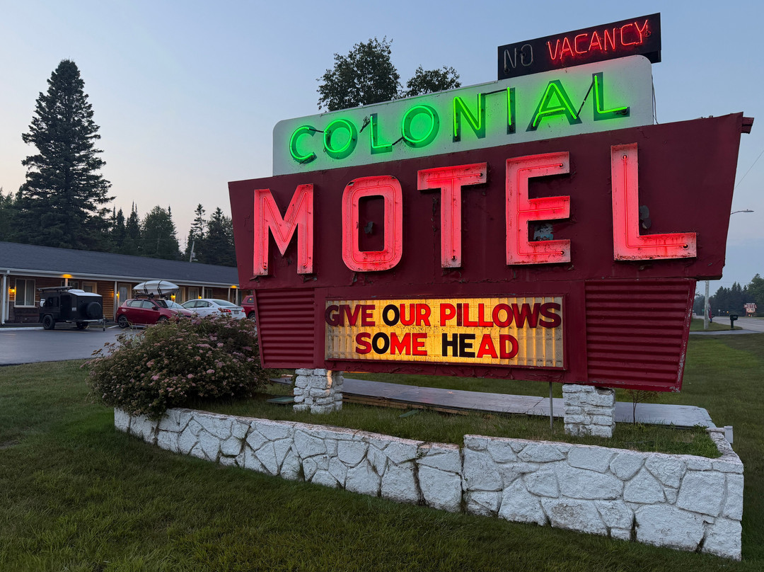 Colonial Motel主图