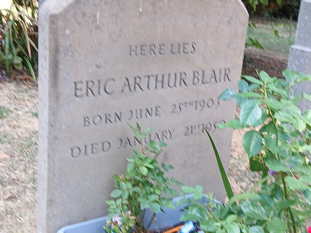 George Orwell's Grave-Sutton Courtenay必去景点