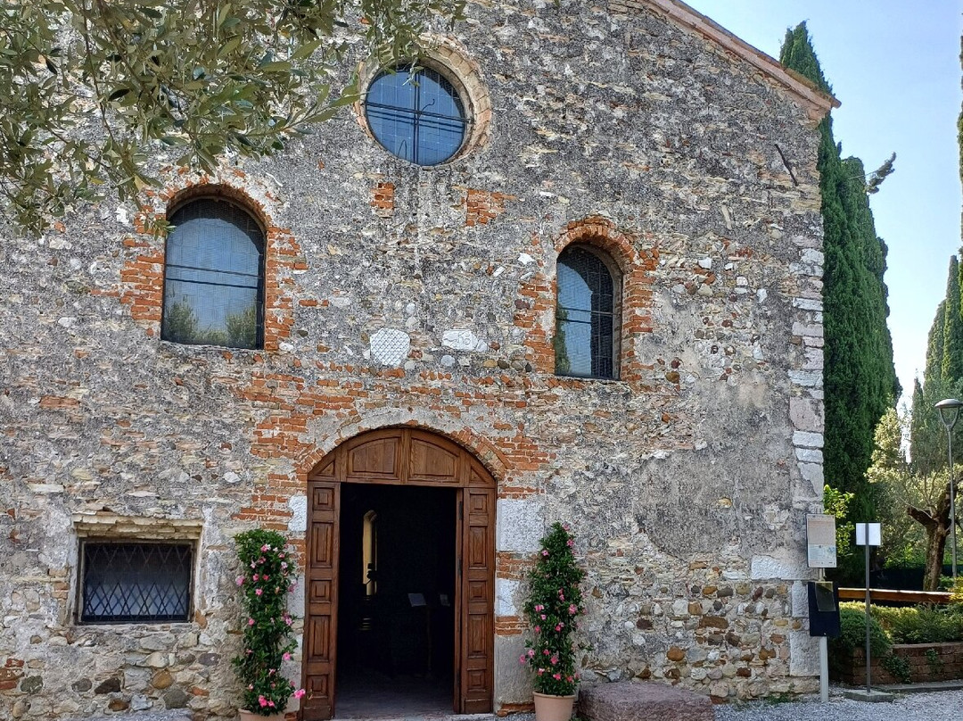 Chiesa di San Pietro in Mavino-锡尔苗内必去景点