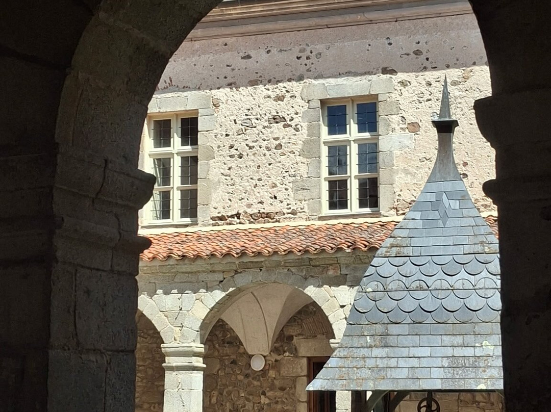 Chateau-prieure de Pommiers-Pommiers必去景点