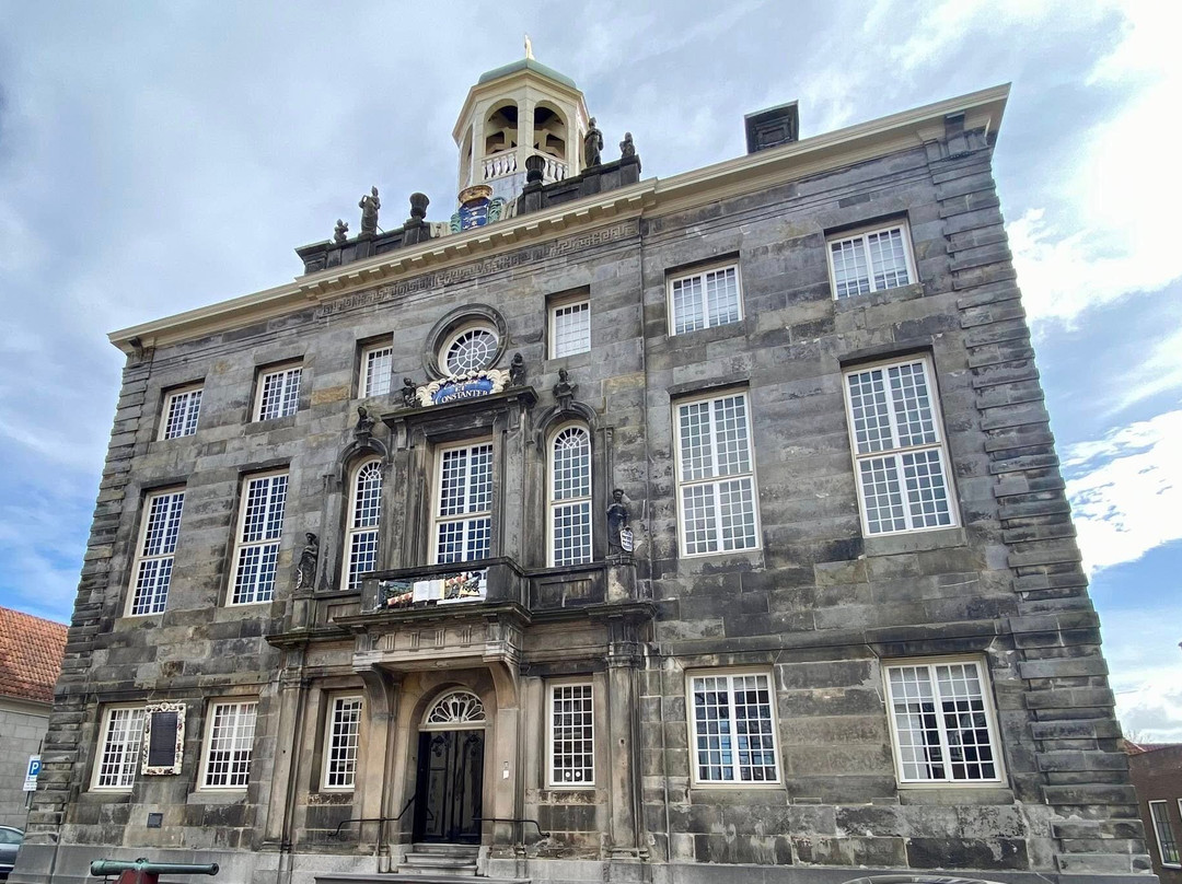Stadhuis van Enkhuizen uit 1688-恩克赫伊曾必去景点