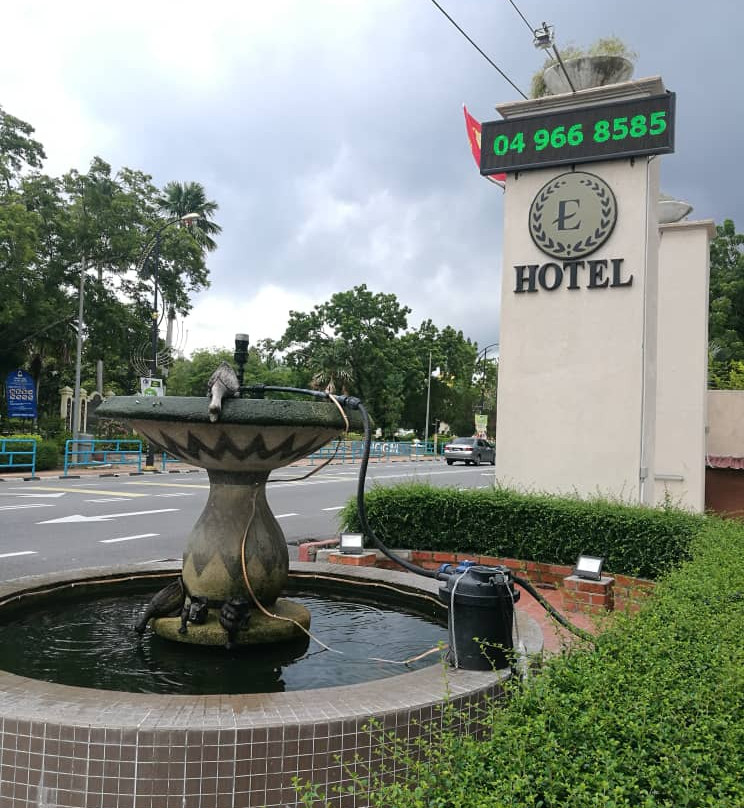 老鹰湾大酒店