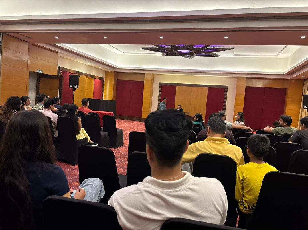 罗娜瓦拉法里亚斯度假村主图