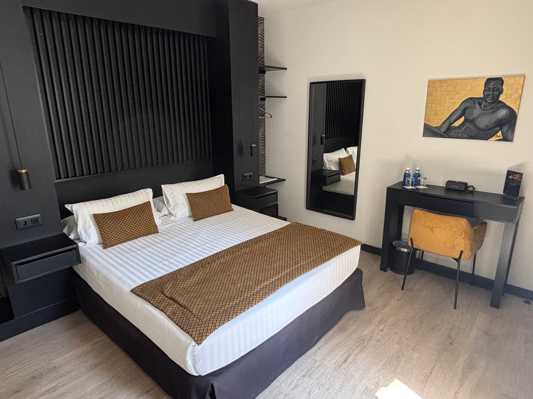 Elite Hotel - Gay Men Only