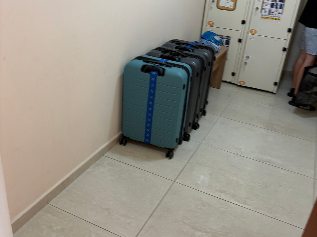 蓝色爱琴海套房酒店主图