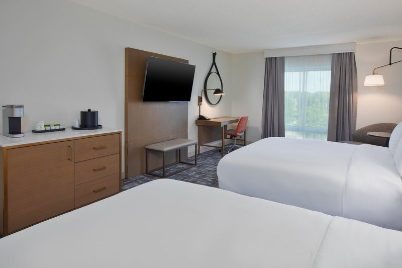 Holiday Inn 大学广场，草地滚球场主图