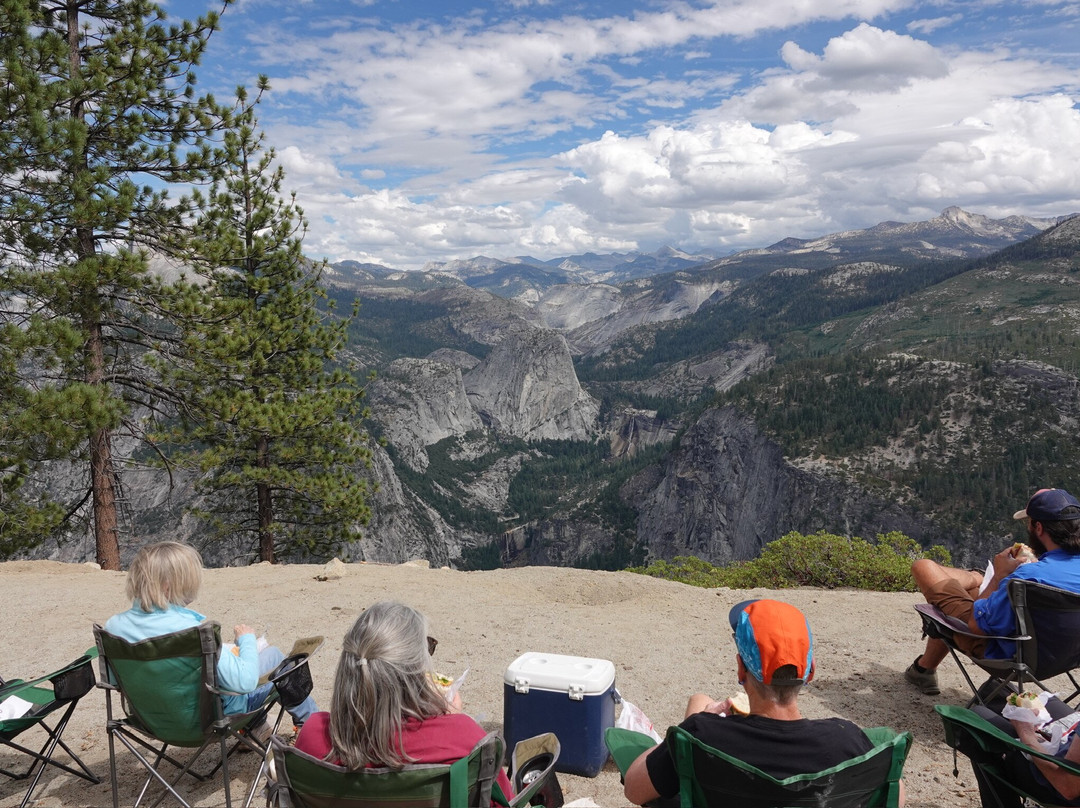 Yosemite Guide Service-格罗夫兰必去景点