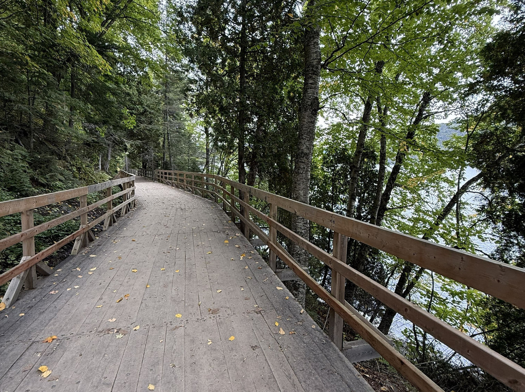 Sentier De La Statue Notre Dame Du Saguenay-Riviere-Eternite必去景点