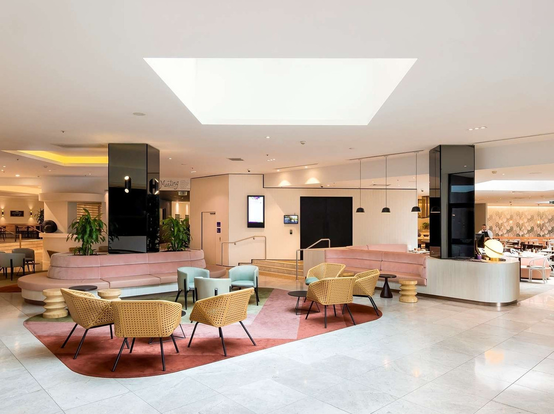 悉尼机场美居酒店主图