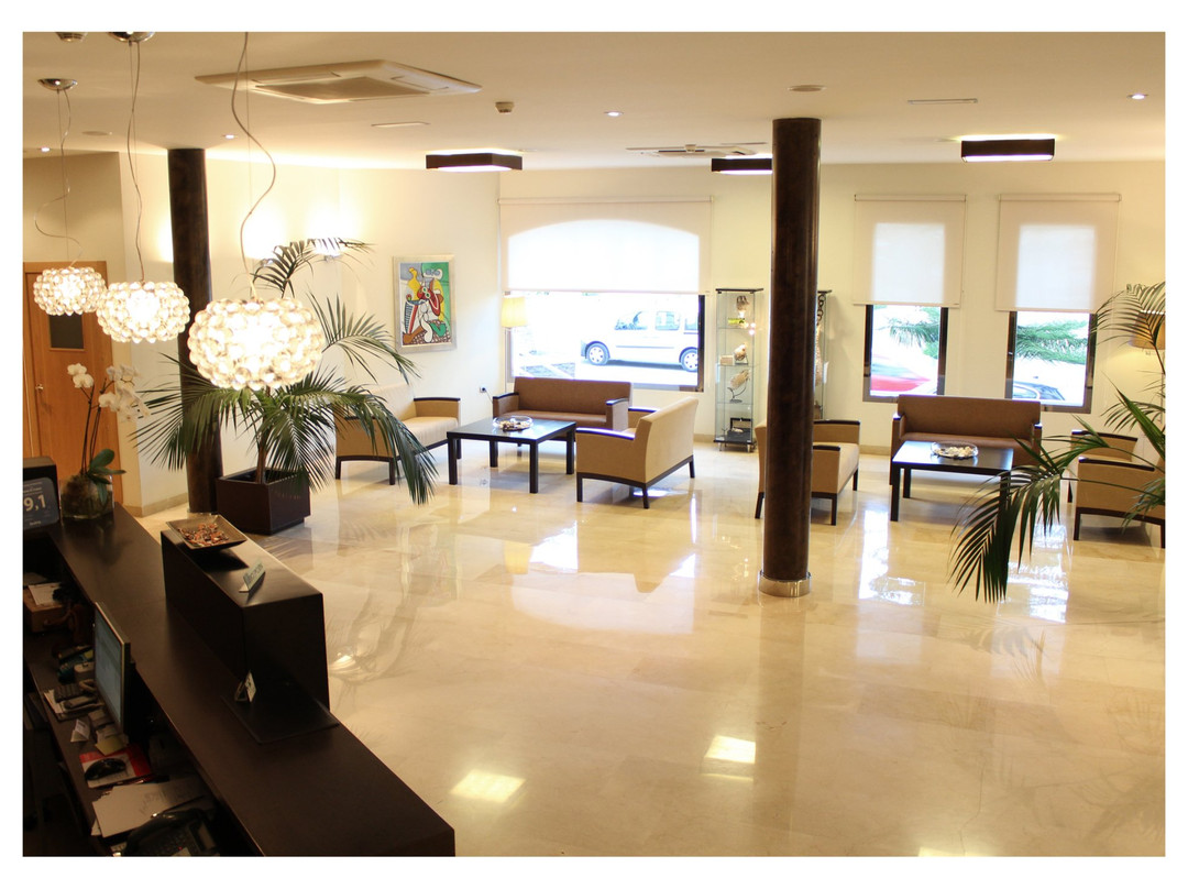 阿尔梅里亚省酒店住宿-三叶草酒店