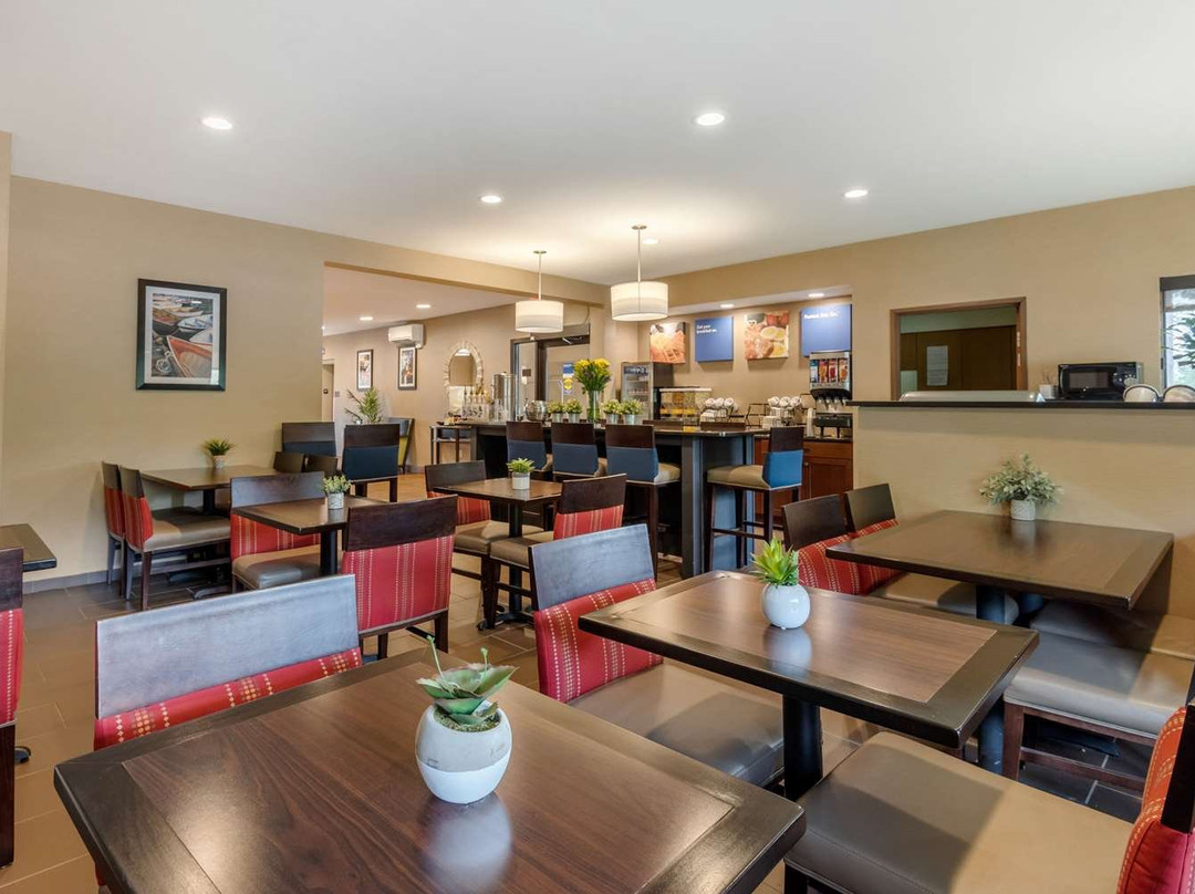 Comfort Inn Ellsworth - Bar Harbor主图