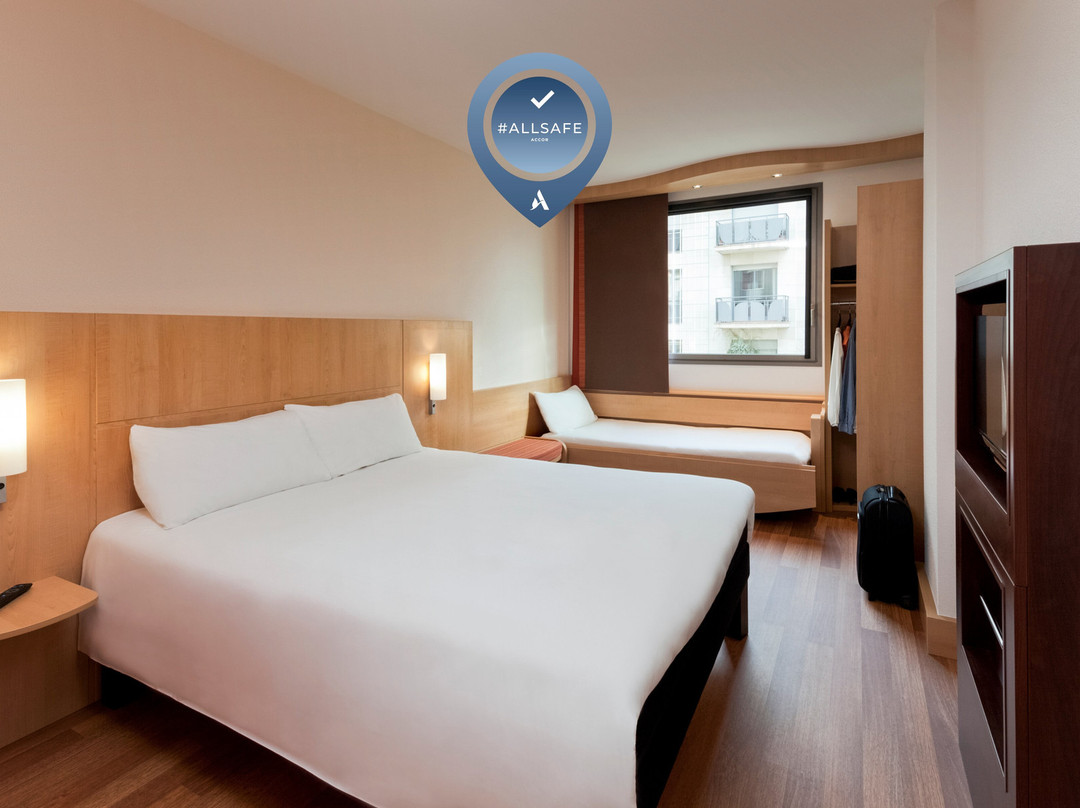 宜必思莱里达酒店主图