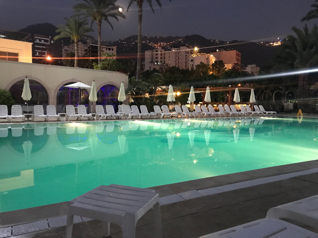 Four Stars Hotel And Beach Club