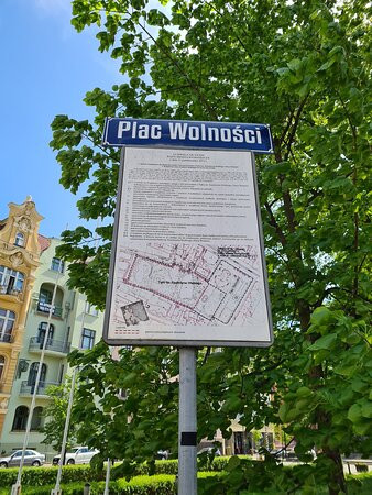 Plac Wolnosci景点图片