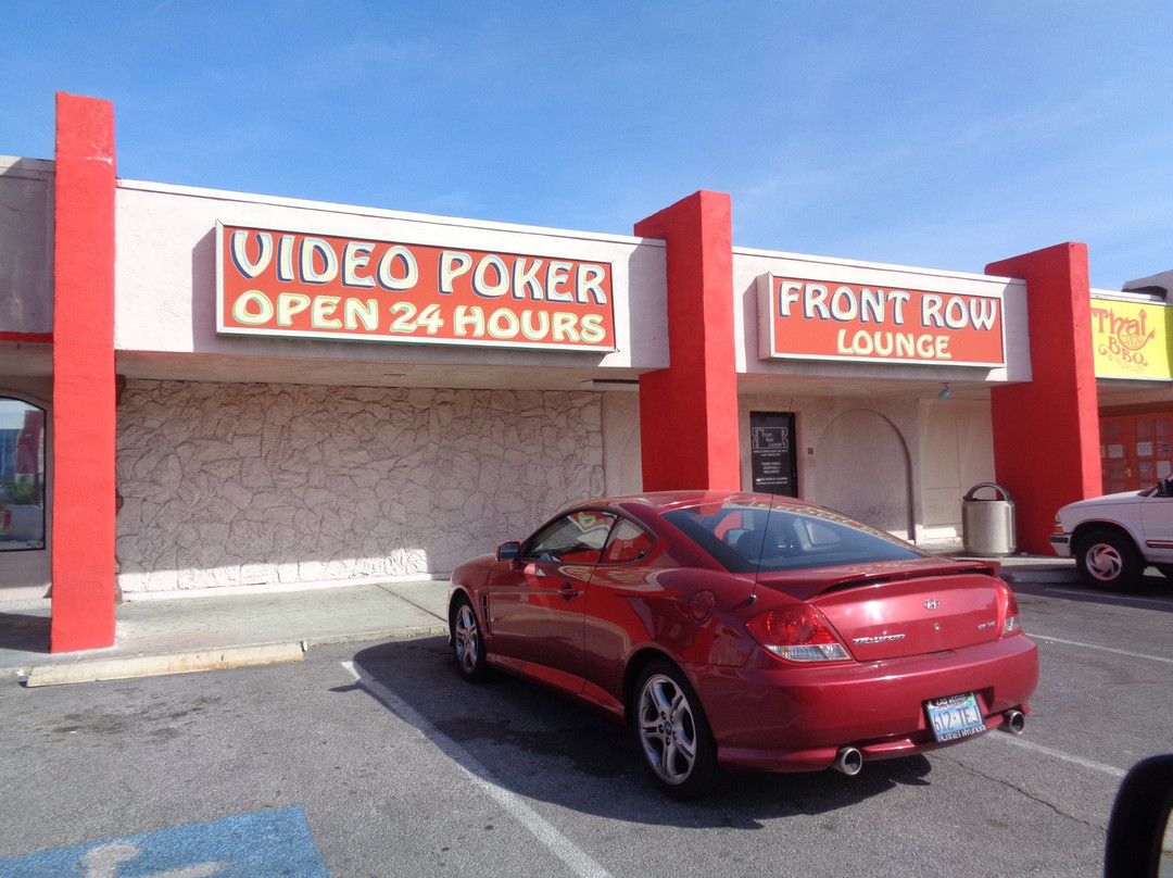 Spring Valley旅游景点-Front Row Lounge