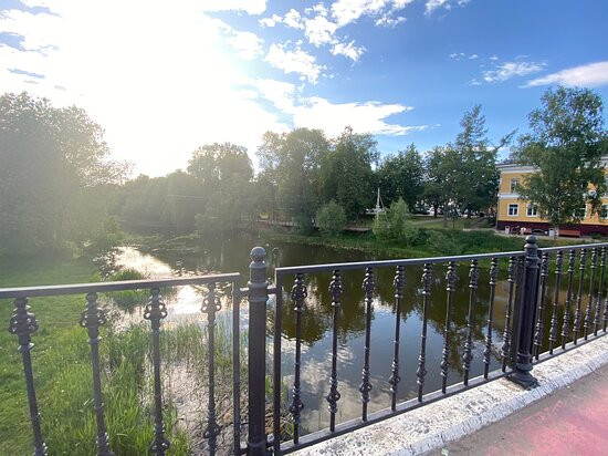 Bridge over River Trubezh景点图片