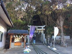Kagamidake Shrine景点图片