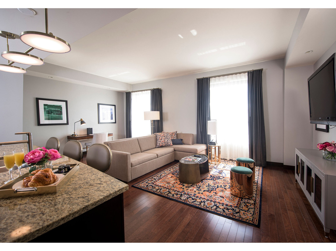 The Mayo Hotel主图