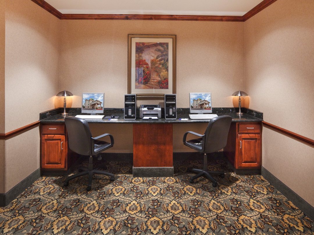 Holiday Inn Express & Suites Woodward Hwy 270 By IHG主图