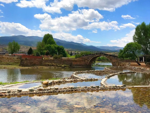 大理沙溪古镇方合庭院主图