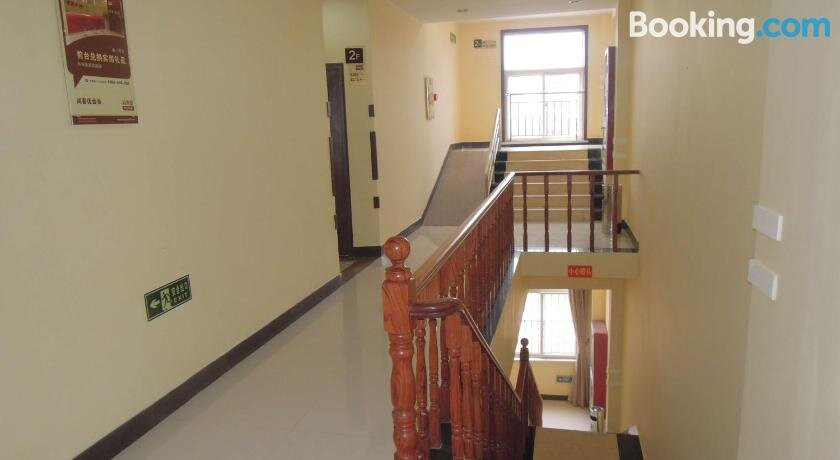 高密尚客优快捷酒店长丰街店