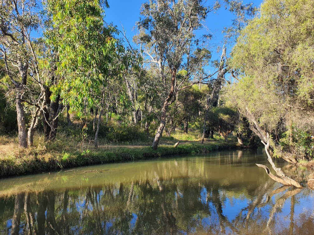 Noble Falls Walk Trail景点图片