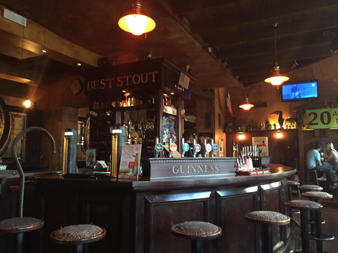 Lozzolo餐馆和美食-Mulligans Irish Pub & Restaurant