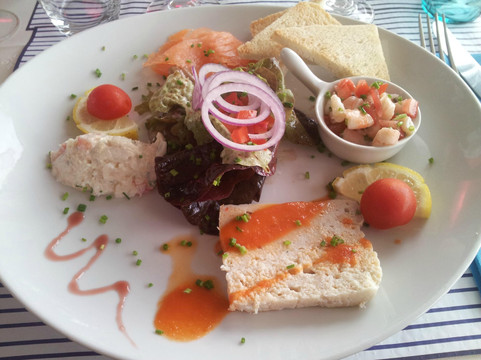 Langrune-sur-Mer餐馆和美食-Hotel Restaurant de la Mer