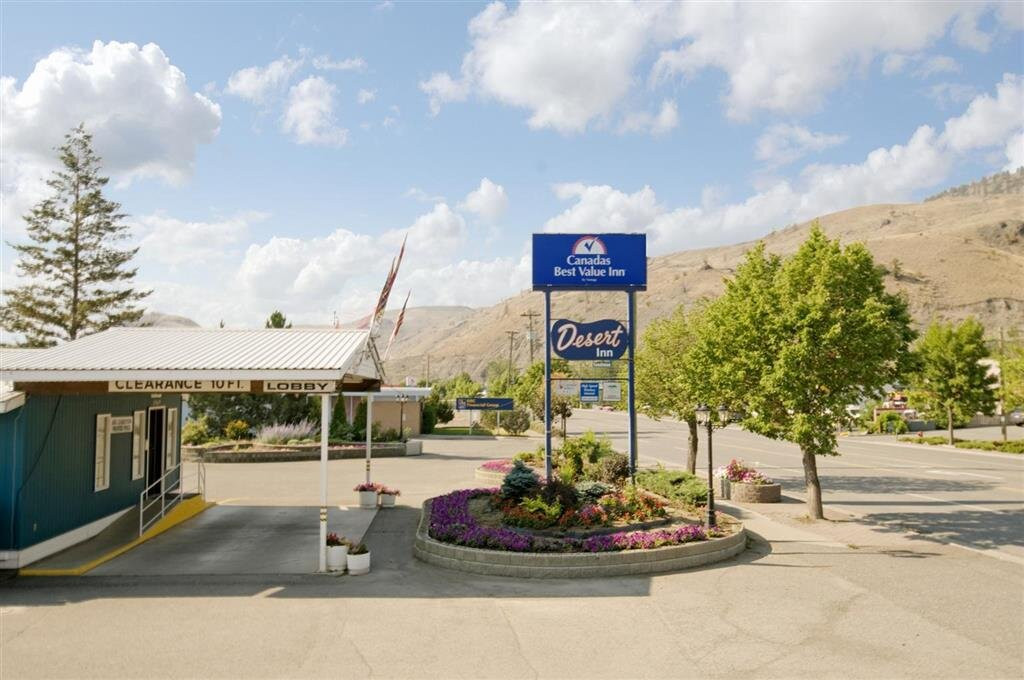 Canadas Best Value Desert Inn & Suites Cache Creek主图